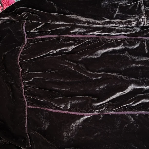 Elegant Chocolate Brown Velvet Women's Top - Picture 9 of 10